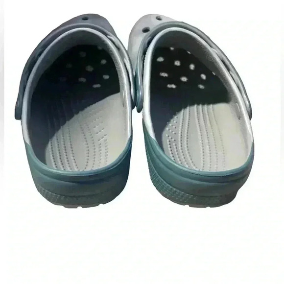 Disney Parks Mickey Mouse Crocs Limited Edition 2022, W11 M 9 - Picture 4 of 6